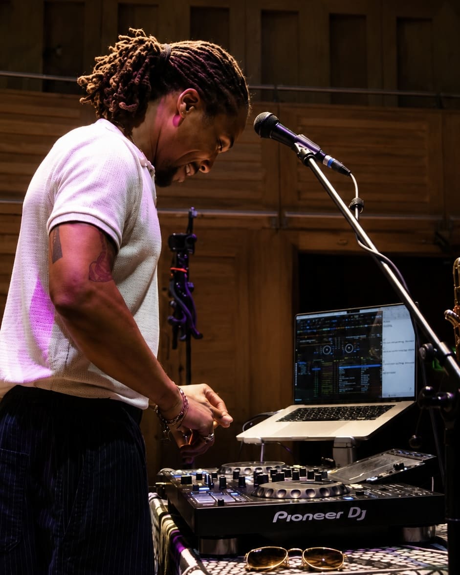 Renell Shaw performing The Windrush Suite at Kings Place